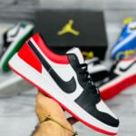Jordan 1 Lows OG "Black Toe"