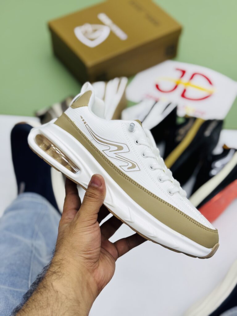 VELOCITY AIR MAX SHOE | WHITE/CREAM