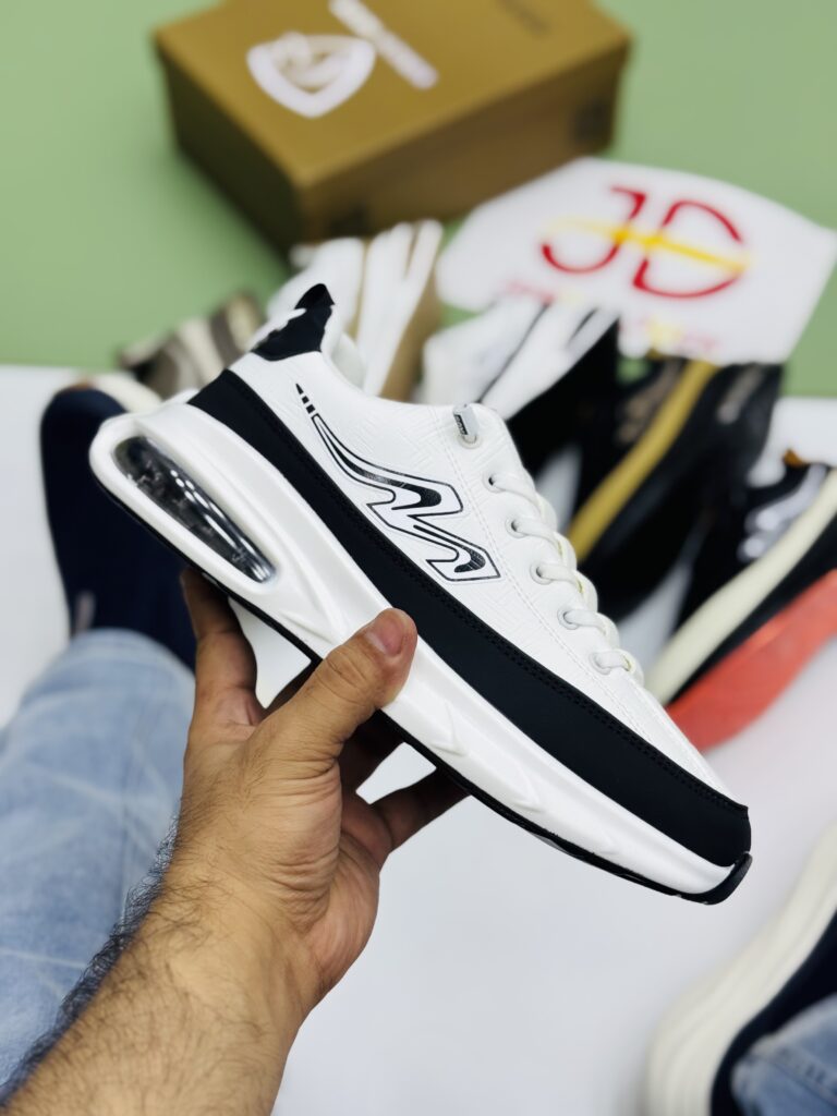 VELOCITY AIR MAX SHOE | WHITE/BLACK