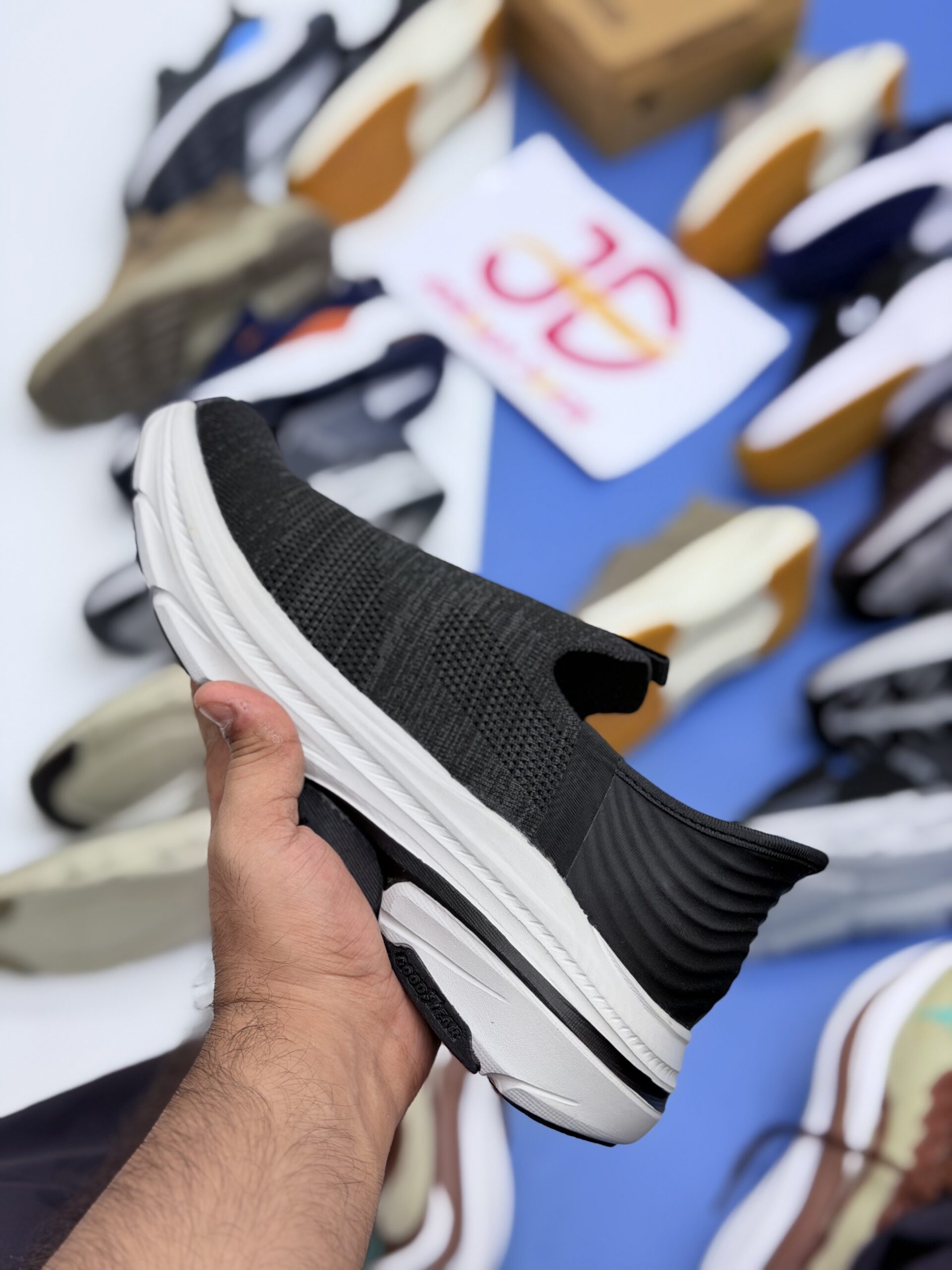 LET'S GO MAX CUSHIONING SLIP-INS