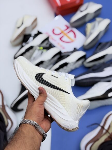NK PEGASUS PLUS | CREAM