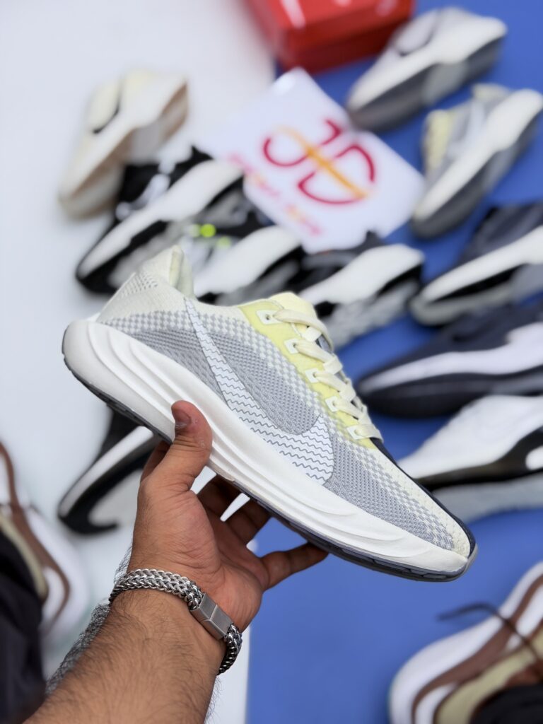 NK PEGASUS PLUS | CREAM/BLACK