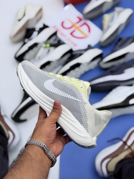 NK PEGASUS PLUS | CREAM/BLACK