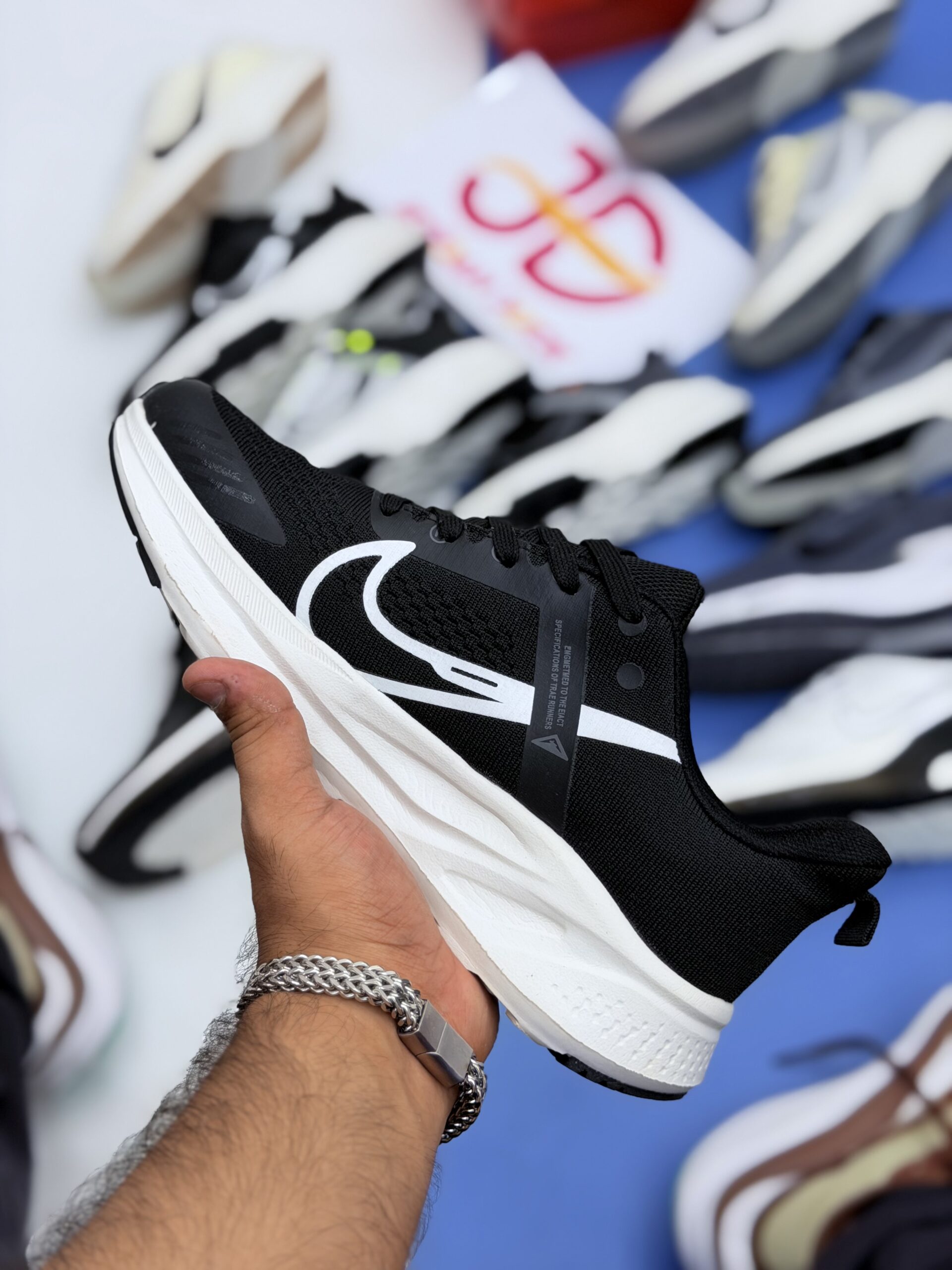 NK TRAIL | BLACK