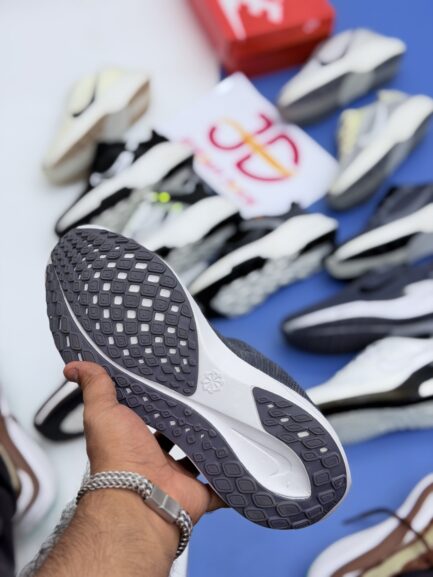 NK REACT AIR ZOOM | GREY