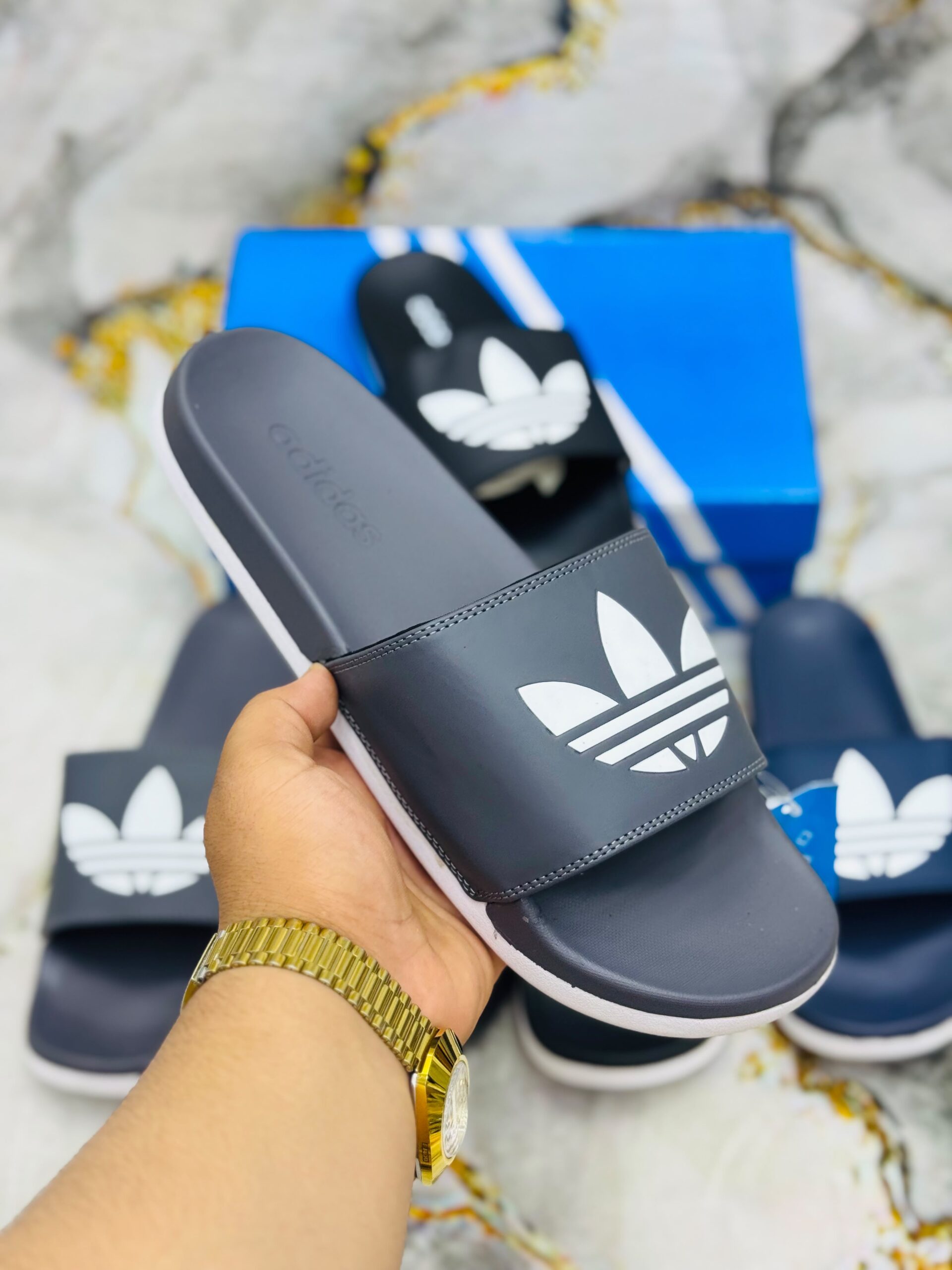 ADI SIGNATURE SLIDE | GREY