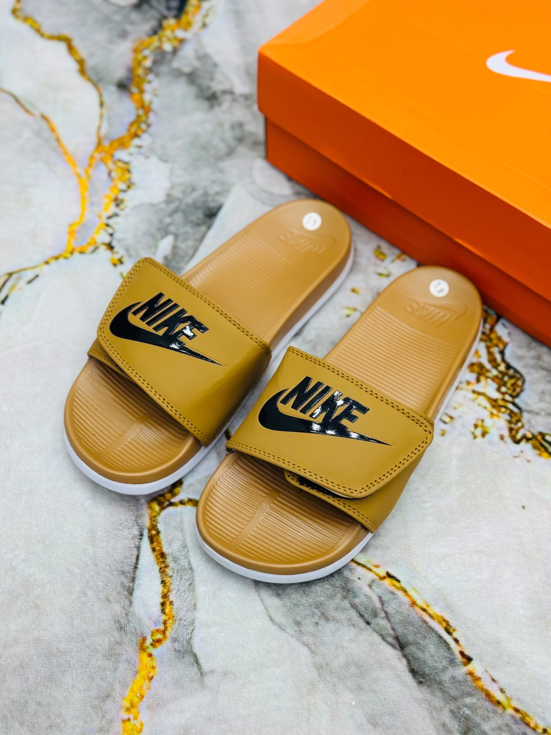 NK ADJ SLIDE | MUSTARD