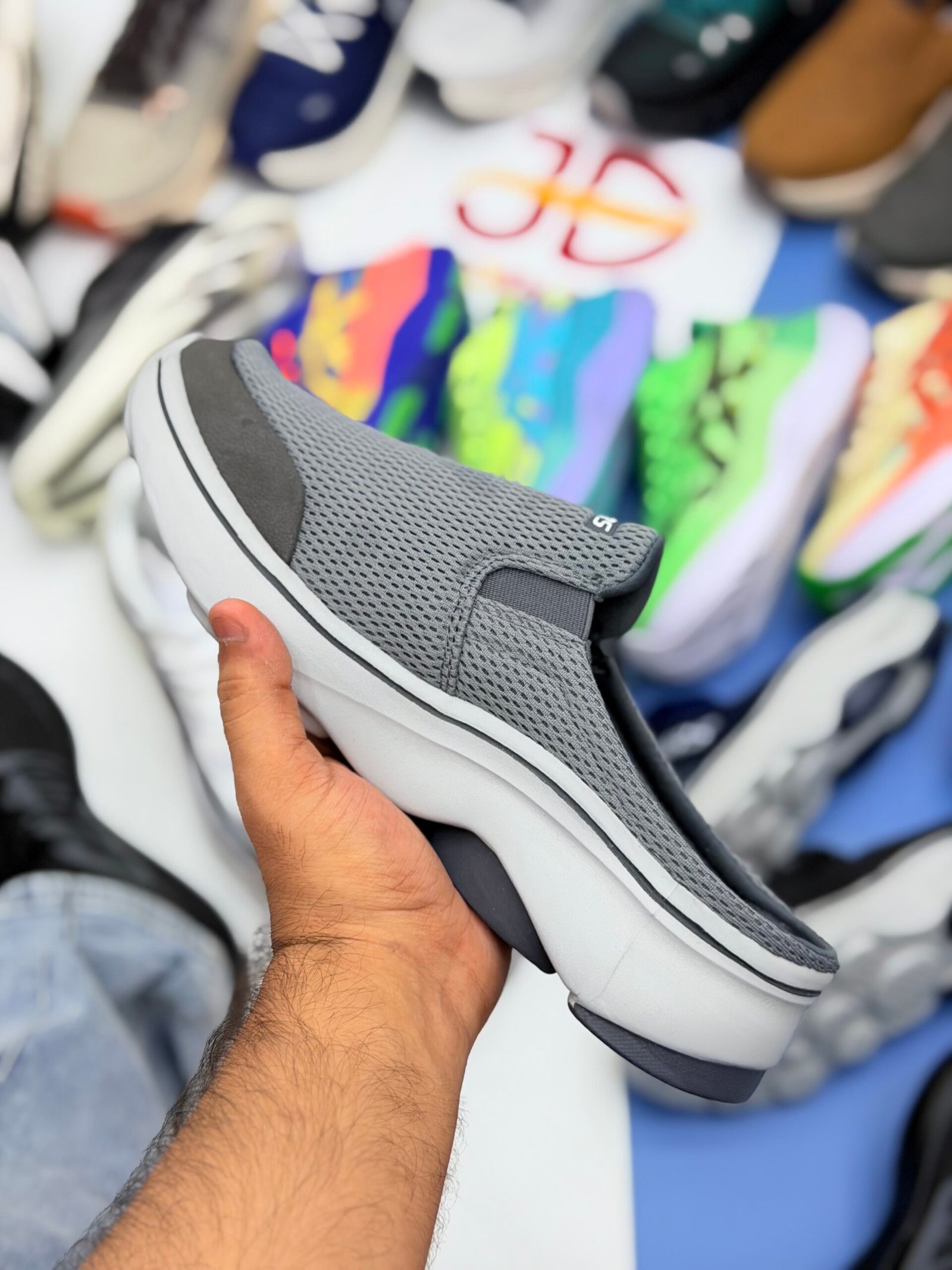 SKEE MAX CUSHION MULES | GREY - Image 3